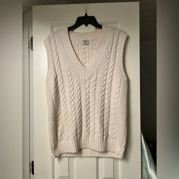 Aritzia Sunday Best Cable Knit White Pullover V-Neck Sweater Vest Women’s XS - Picture 2 of 8